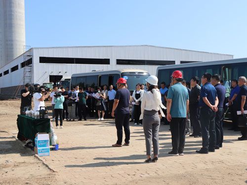 �hί��ӛ�w�L(zh��ng)��һ���ȿ����I(l��ng)���^